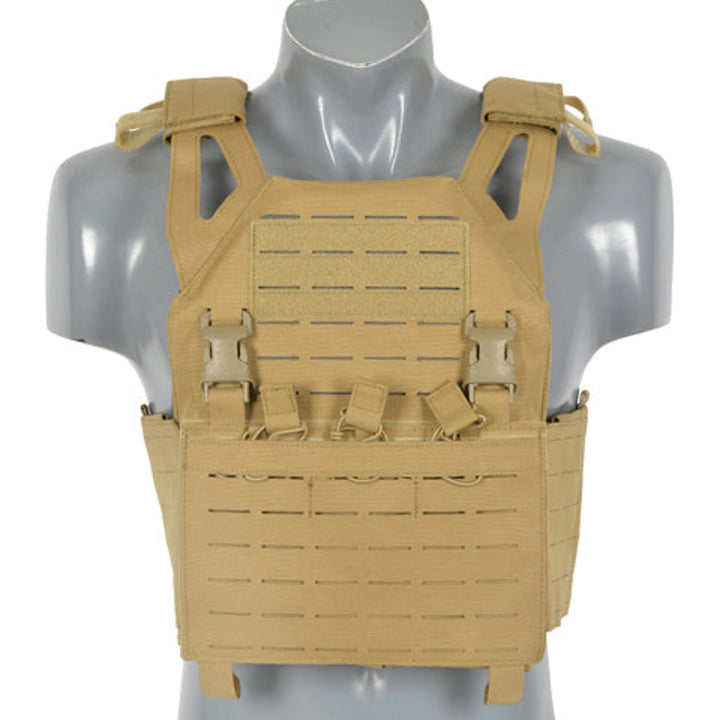 Laser-Cut Recon Plate Carrier inkl AR15 AK Mag Pouches - Coyote